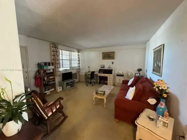 16750 NE 14th Ave #211, Miami, FL 33162