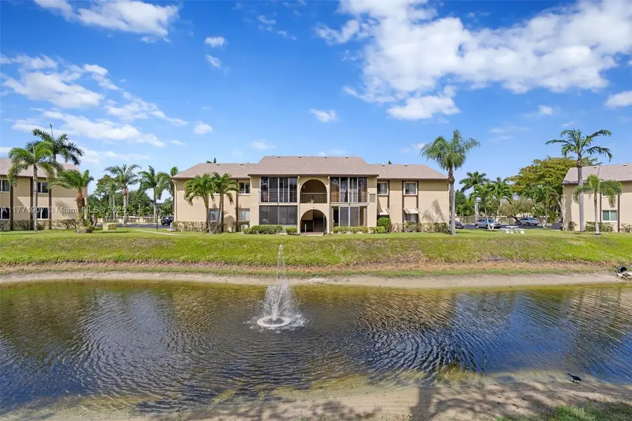 336 Pine Ridge Cir #B-1, Greenacres, FL 33463 - Image #3