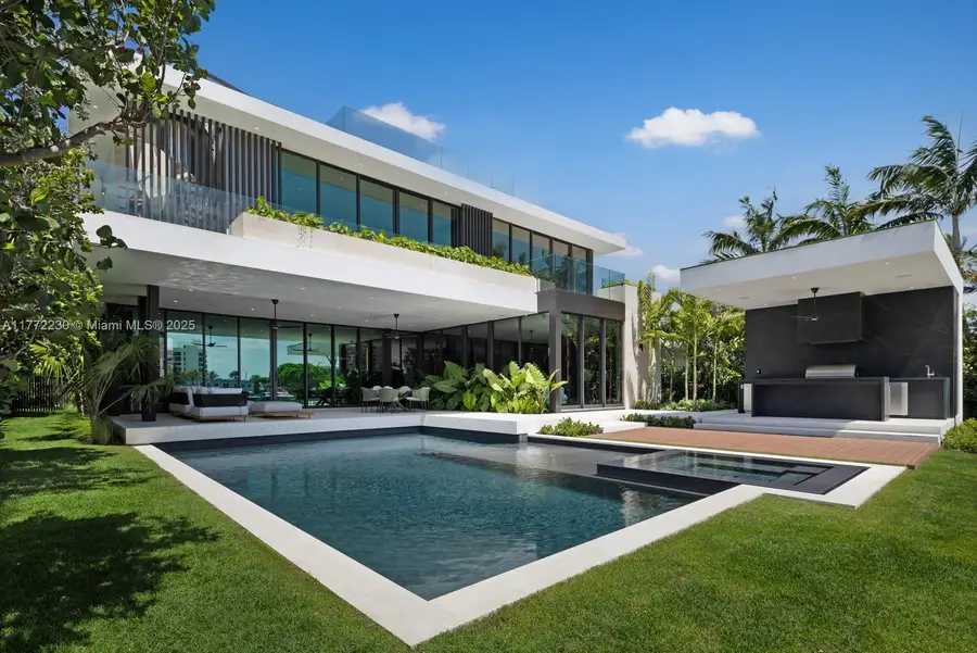 5515 Pine Tree Dr, Miami Beach, FL 33140 - Image #2