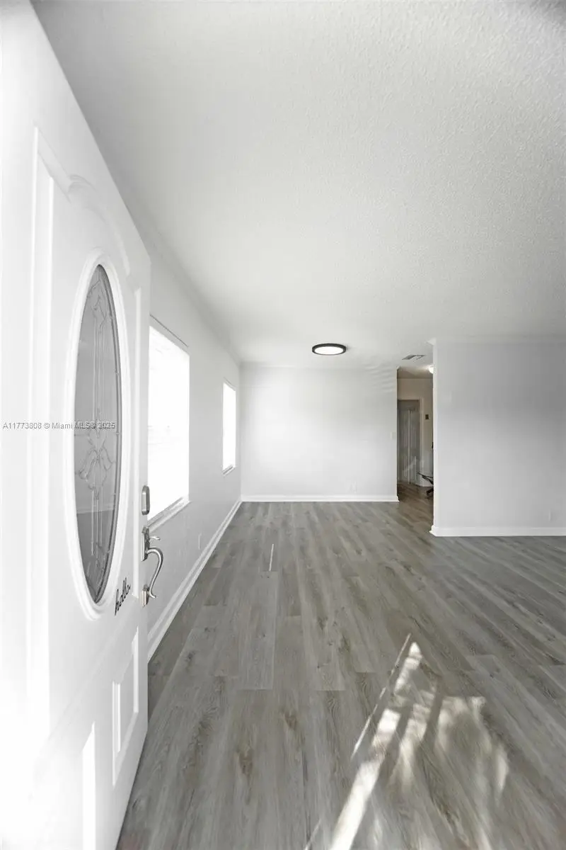 621 Hudson Rd, West Palm Beach, FL 33405 - Image #3