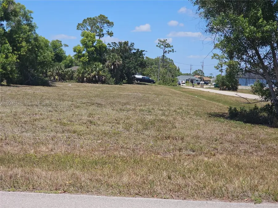 4134 NW 39 Th Pl, Cape Coral, FL 33993 - Image #2