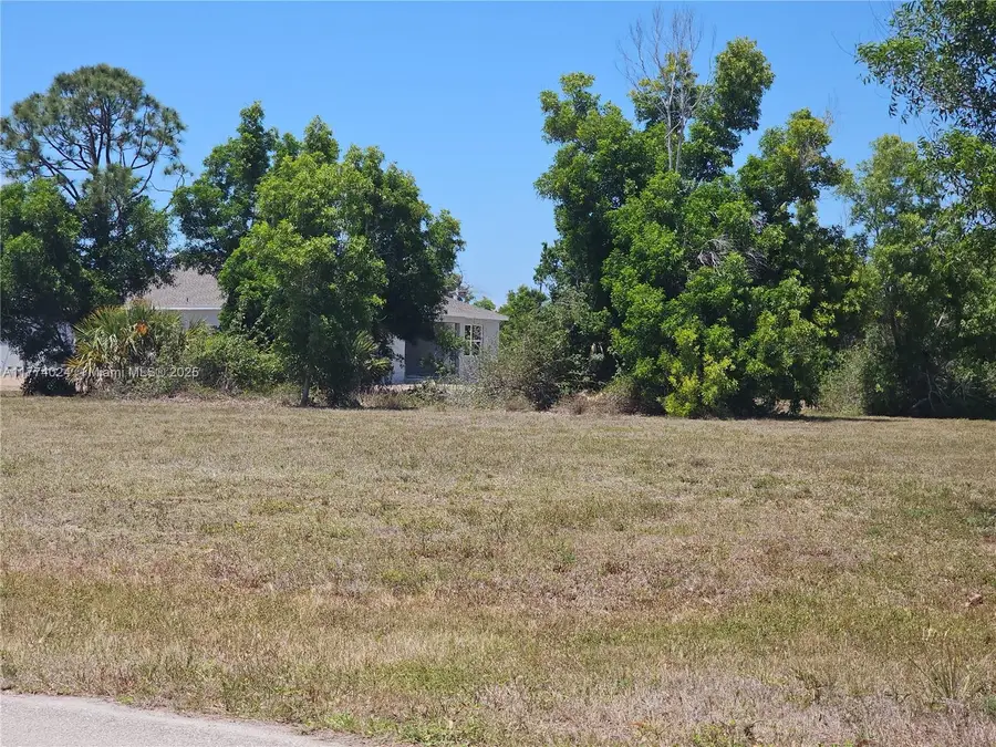 4134 NW 39 Th Pl, Cape Coral, FL 33993 - Image #3