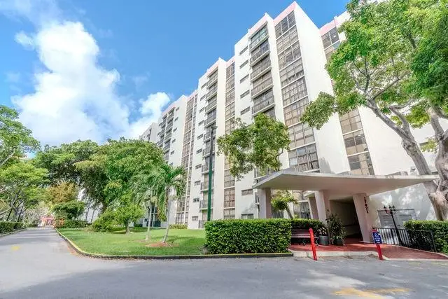 17021 N Bay Rd #414, Sunny Isles Beach, FL 33160 - #1