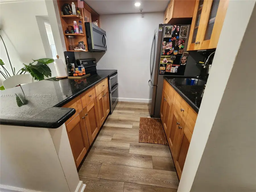 1010 NW 11th St #309, Miami, FL 33136 - Image #2