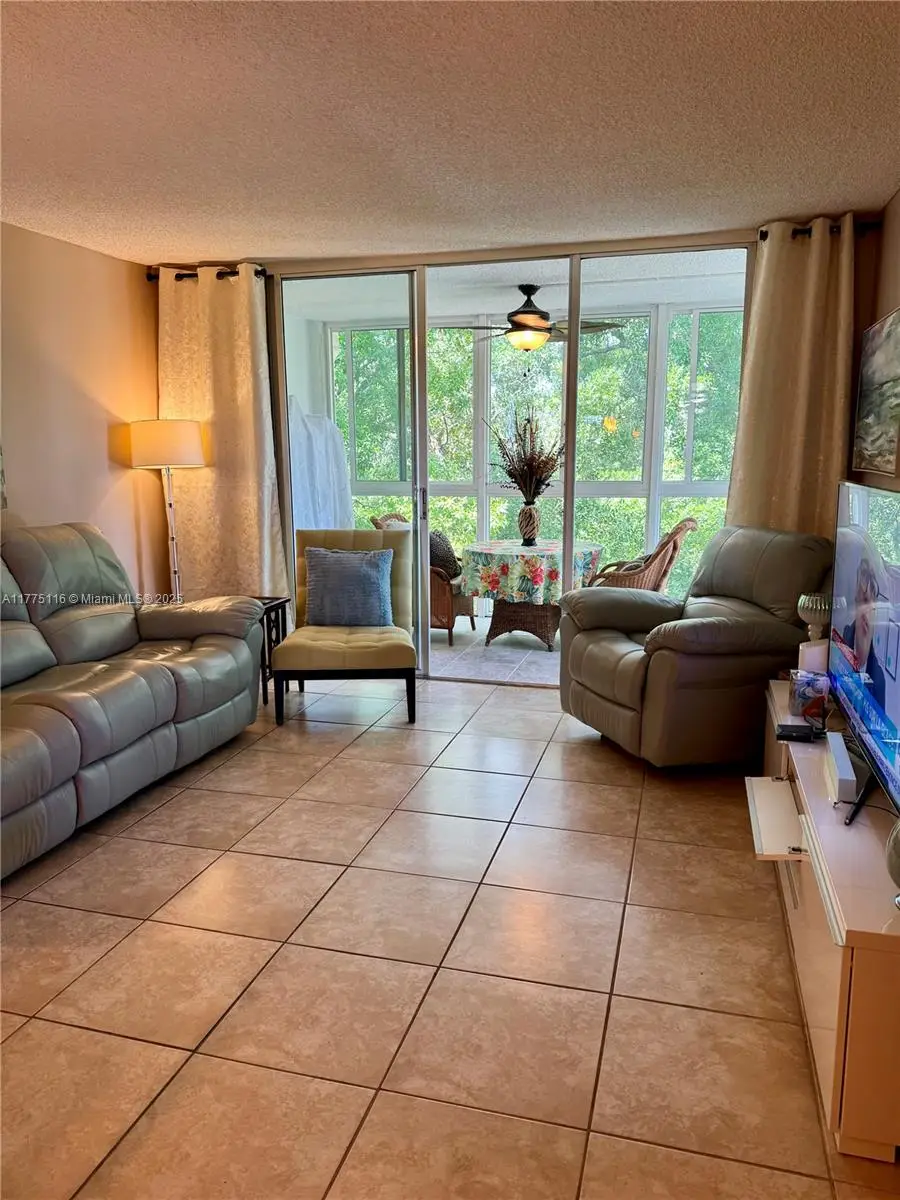 2600 NW 49th Ave #403, Lauderdale Lakes, FL 33313 - #3