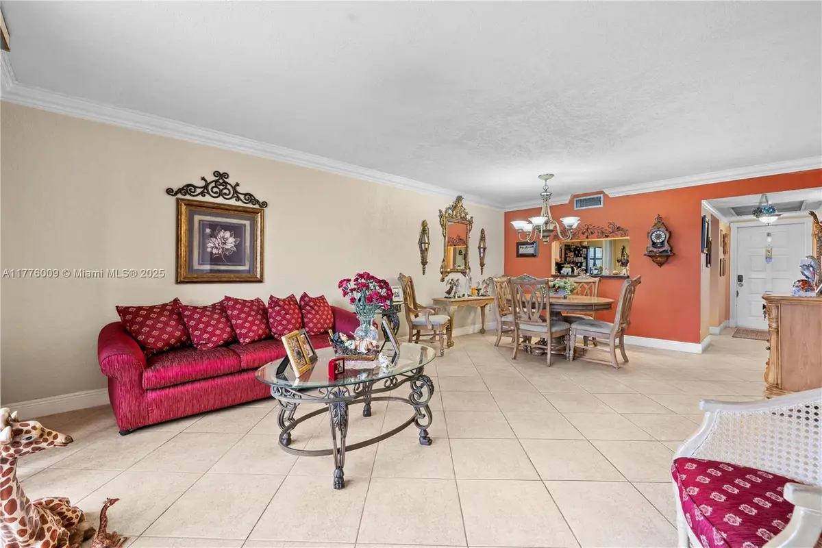 901 Colony Point Cir #503, Pembroke Pines, FL 33026 - Image #1