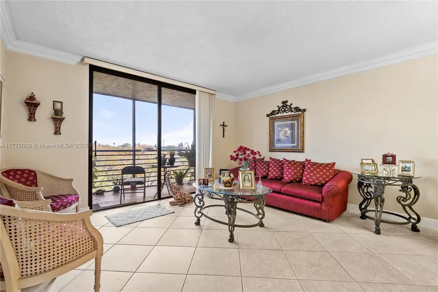 901 Colony Point Cir #503, Pembroke Pines, FL 33026 - Image #3