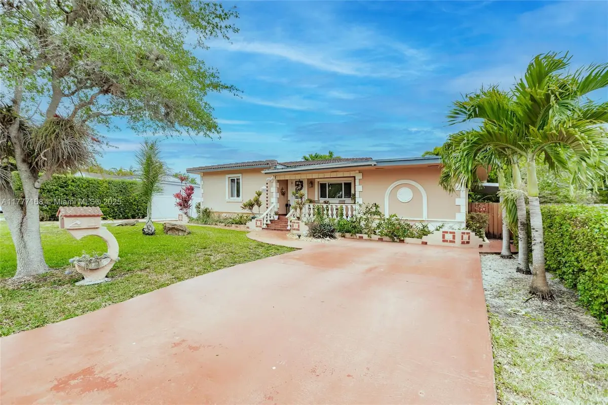 6250 SW 19th St, Miami, FL 33155 - Image #1