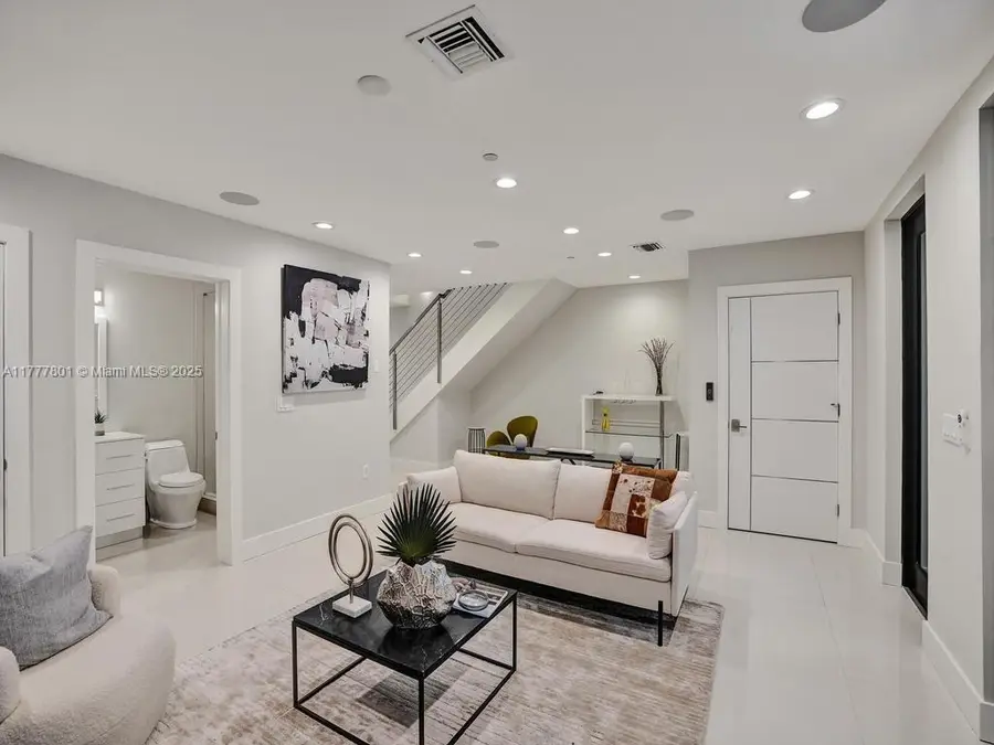 207 NE 13th Ave #207, Fort Lauderdale, FL 33301 - Image #2