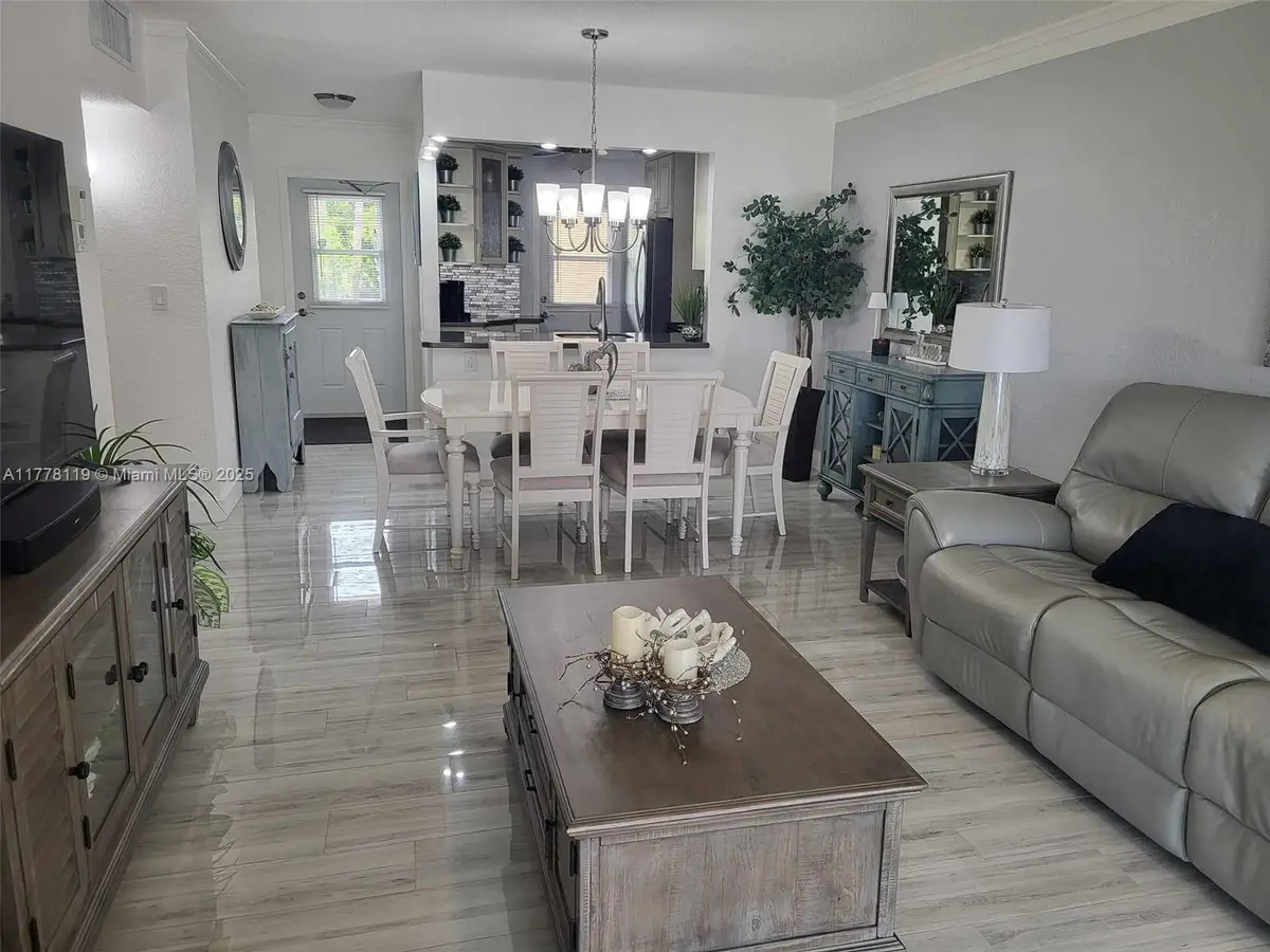 4701 NW 34th St #602, Lauderdale Lakes, FL 33319 - Image #1