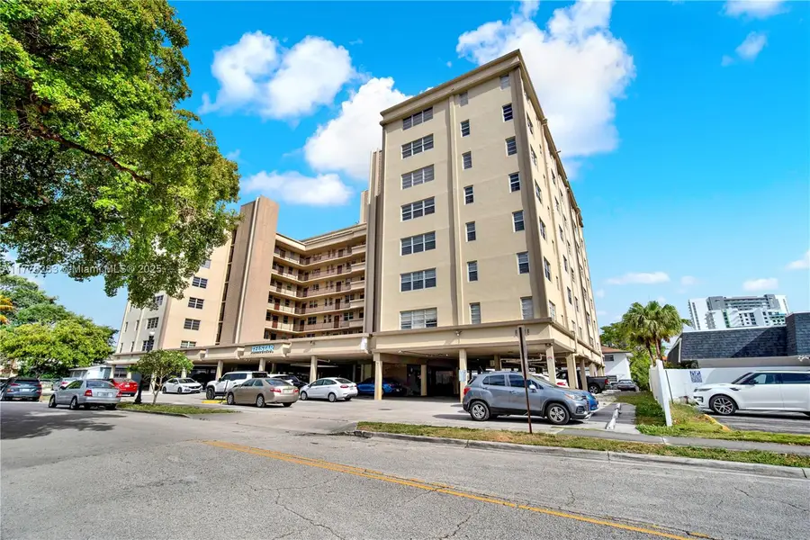 1811 Jefferson St #209, Hollywood, FL 33020 - Image #2