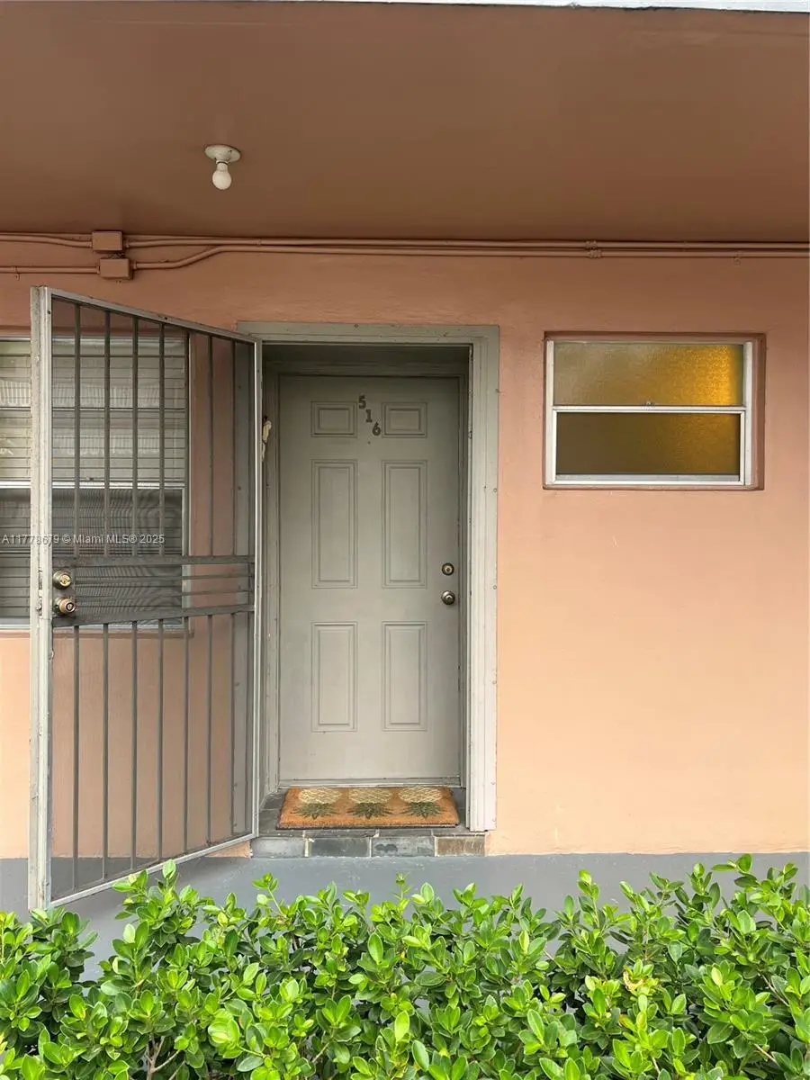 18555 NE 14th Ave #516, Miami, FL 33179 - Image #2