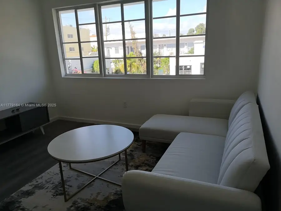 810 7th St #203, Miami Beach, FL 33139 - #3