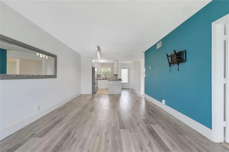 4200 Crystal Lake Dr #303, Deerfield Beach, FL 33064 - Image #2