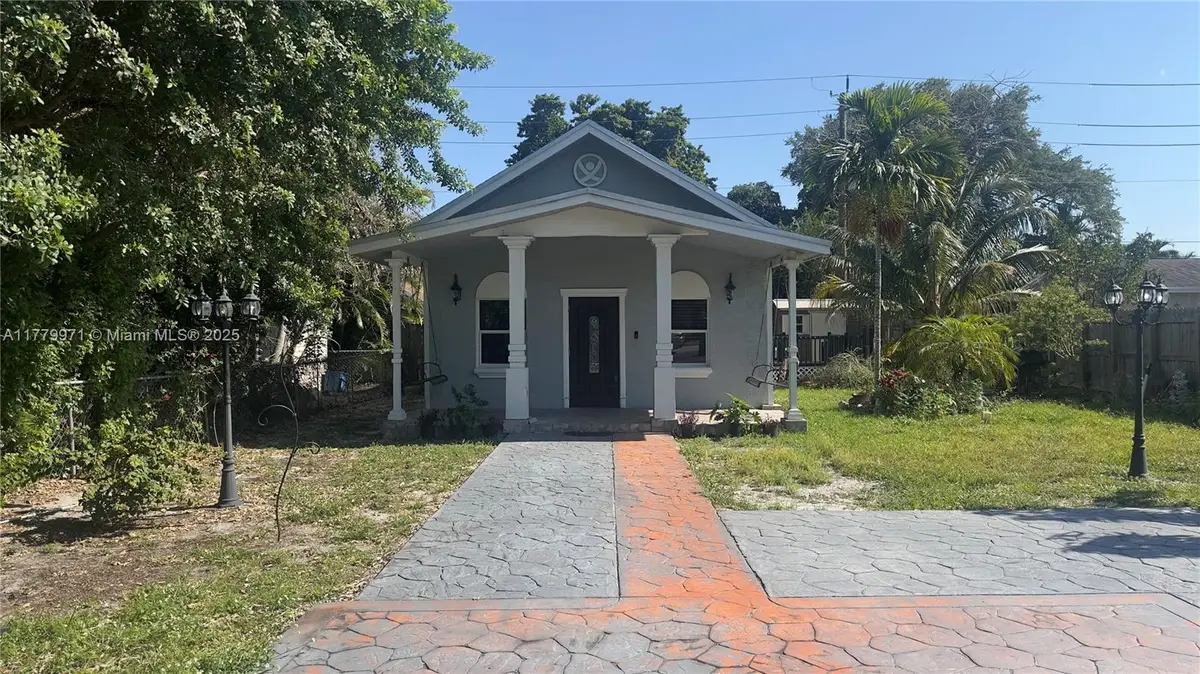 2218 Harding St, Hollywood, FL 33020 - Image #1