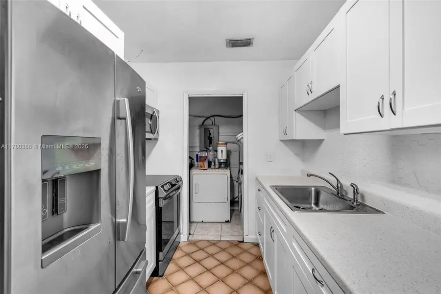 1271 NE 211th St, Miami, FL 33179 - Image #3