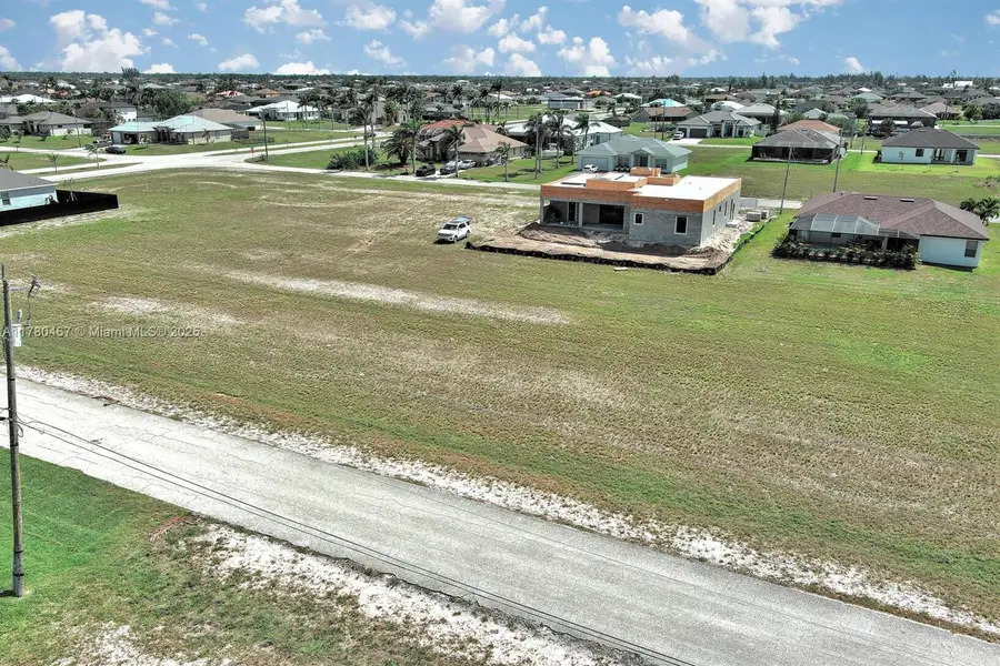 1037 NW 37th Pl, Cape Coral, FL 33993 - Image #3