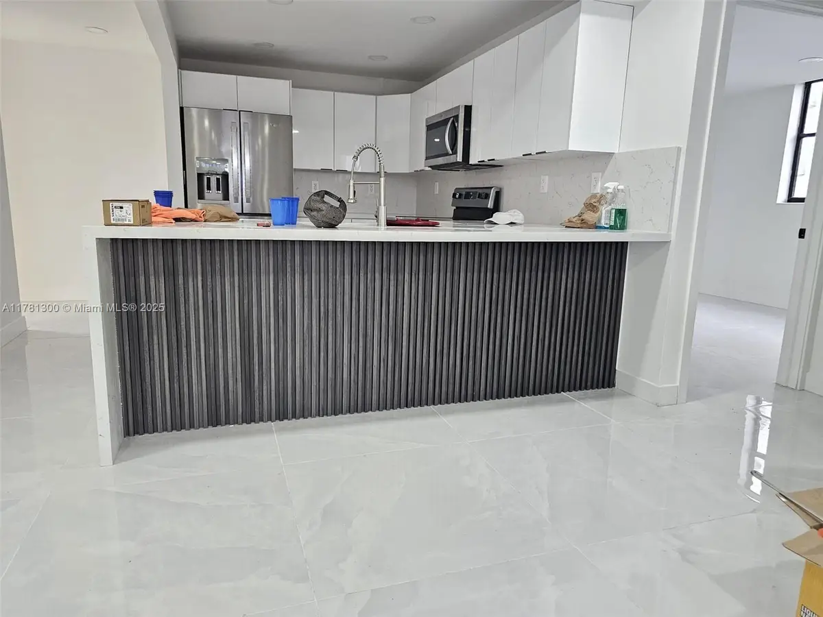 7125 Bay Dr #506, Miami Beach, FL 33141 - Image #1