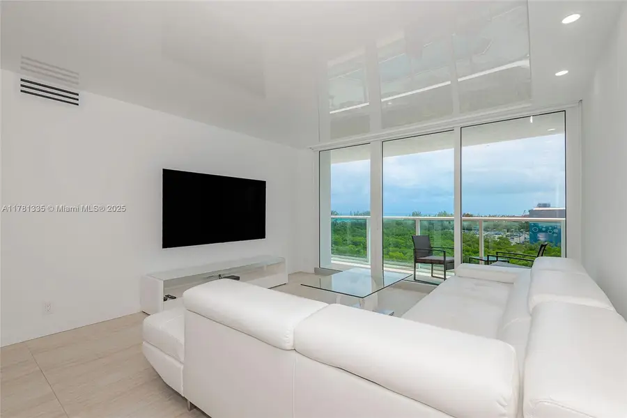 100 Bayview Dr #825, Sunny Isles Beach, FL 33160 - #3