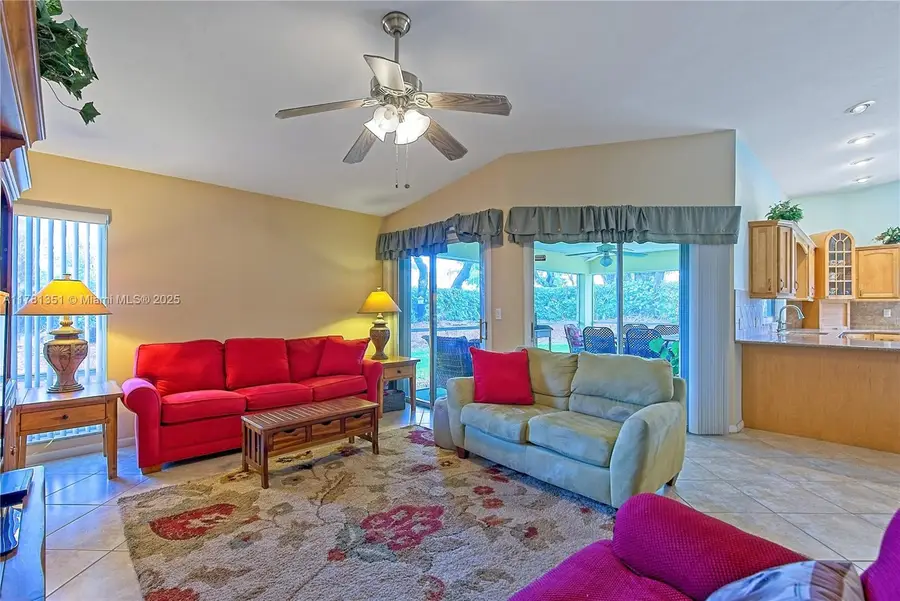 2592 SE 7th Ct, Homestead, FL 33033 - Image #3