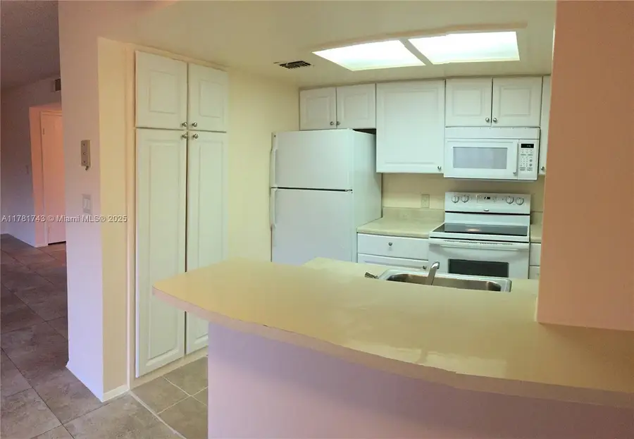 3204 Coral Lake Dr #3204, Coral Springs, FL 33065 - Image #3