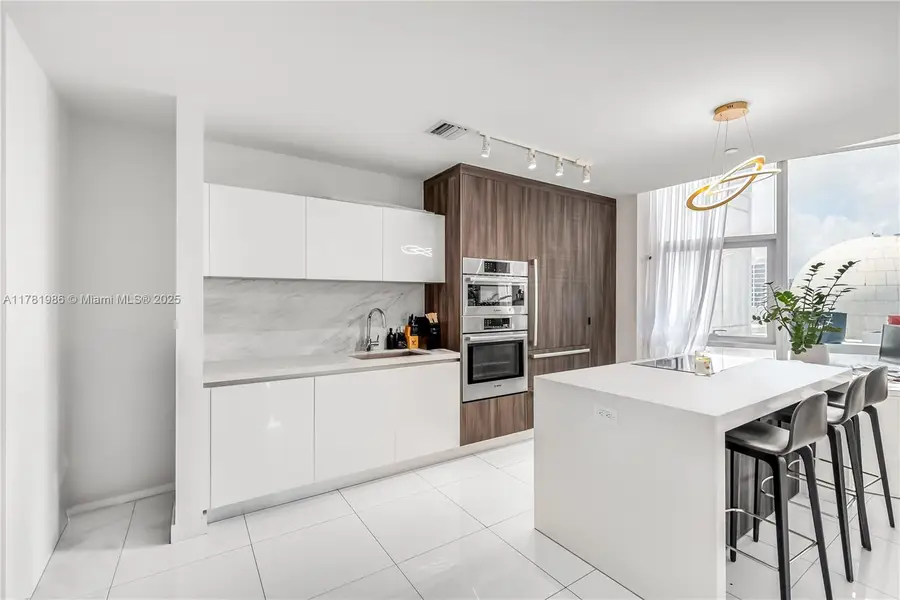 851 NE 1st Ave #1102, Miami, FL 33132 - Image #2