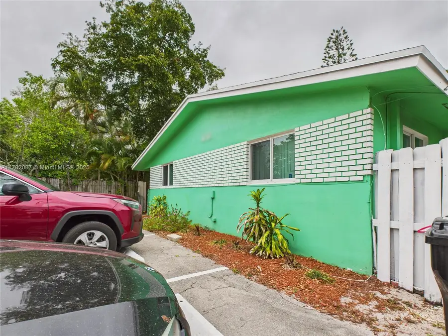 1713 SW 11th Ct, Fort Lauderdale, FL 33312 - Image #2