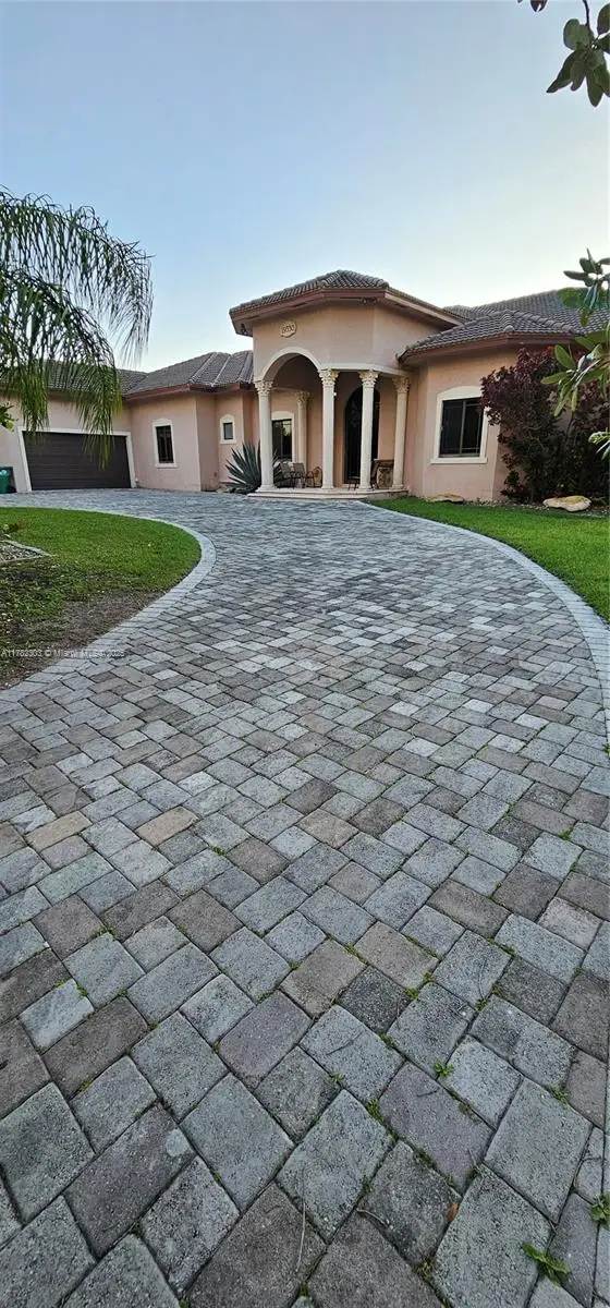 19330 SW 134th Ct, Miami, FL 33177