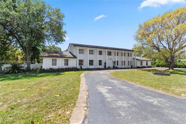 8350 SW 98 Th St, Miami, FL 33156