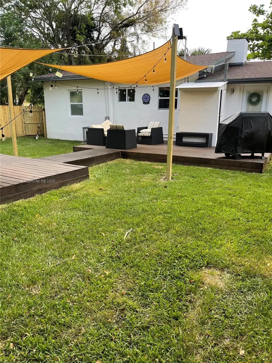 261 NW 46th St, Miami, FL 33127 - Image #2