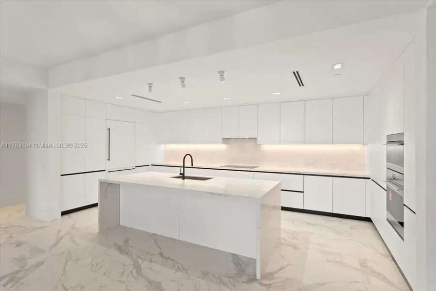 160 Isle Of Venice Dr. #403, Fort Lauderdale, FL 33301 - Image #3