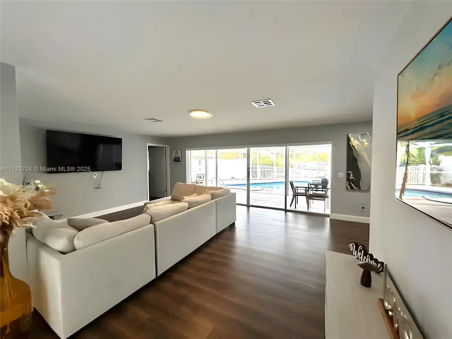 1398 Harbor View Dr, Fort Myers, FL 33917 - Image #3