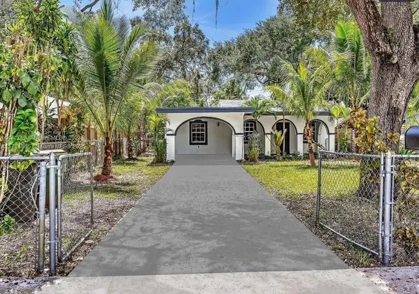 936 NE 132nd St, North Miami, FL 33161