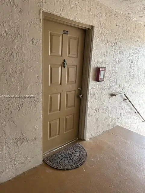 15201 SW 80 Street #302, Miami, FL 33193
