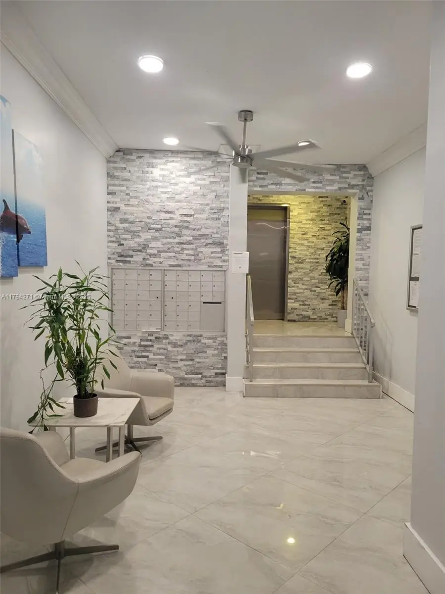 2900 Banyan St #303, Fort Lauderdale, FL 33316 - #3