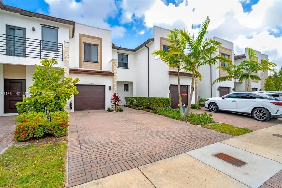 20865 NE 7th Ct, Miami, FL 33179 - Image #2