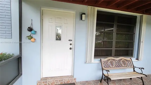 521 N 70th Way, Hollywood, FL 33024