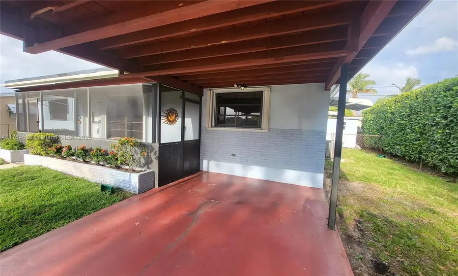 521 N 70th Way, Hollywood, FL 33024 - Image #3