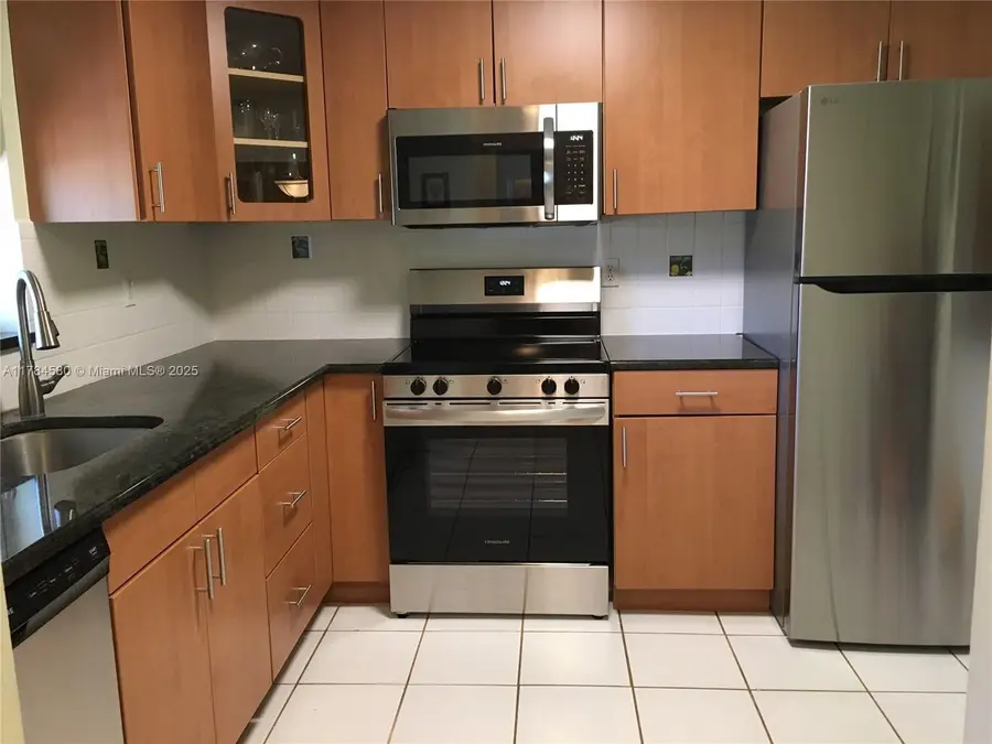 419 SW Natura Ave #C, Deerfield Beach, FL 33441 - Image #3