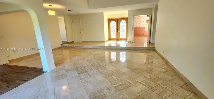 22310 Cameo Dr E, Boca Raton, FL 33433 - Image #2