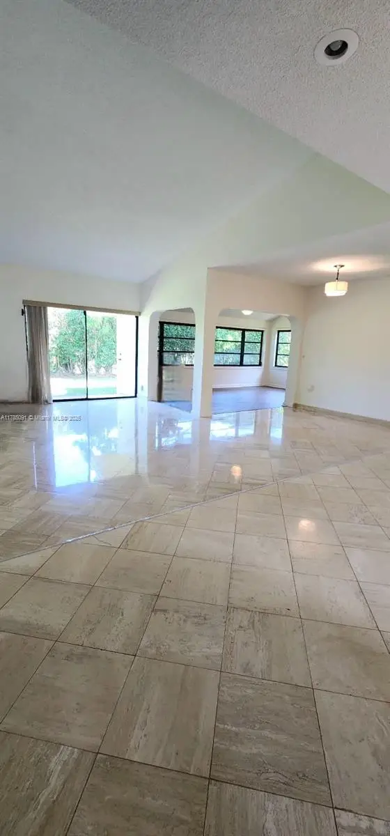 22310 Cameo Dr E, Boca Raton, FL 33433 - Image #3