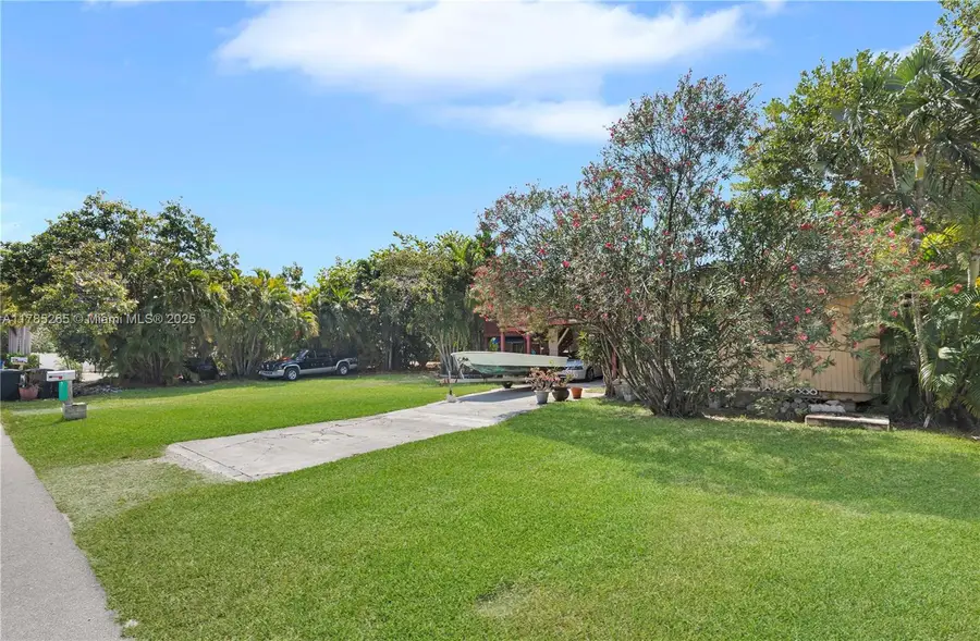 31052 Avenue H, Big Pine Key, FL 33043 - Image #2