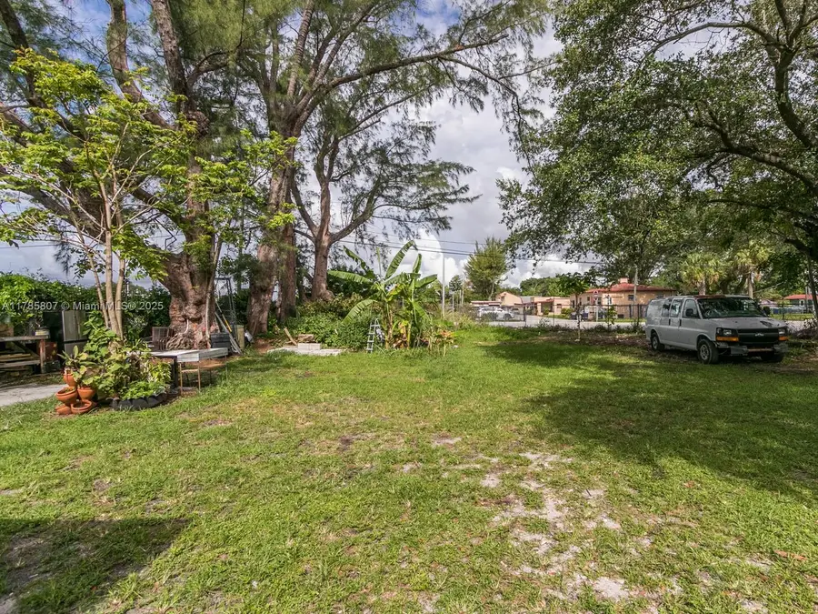 7946 NW 12th Pl, Miami, FL 33147 - Image #2