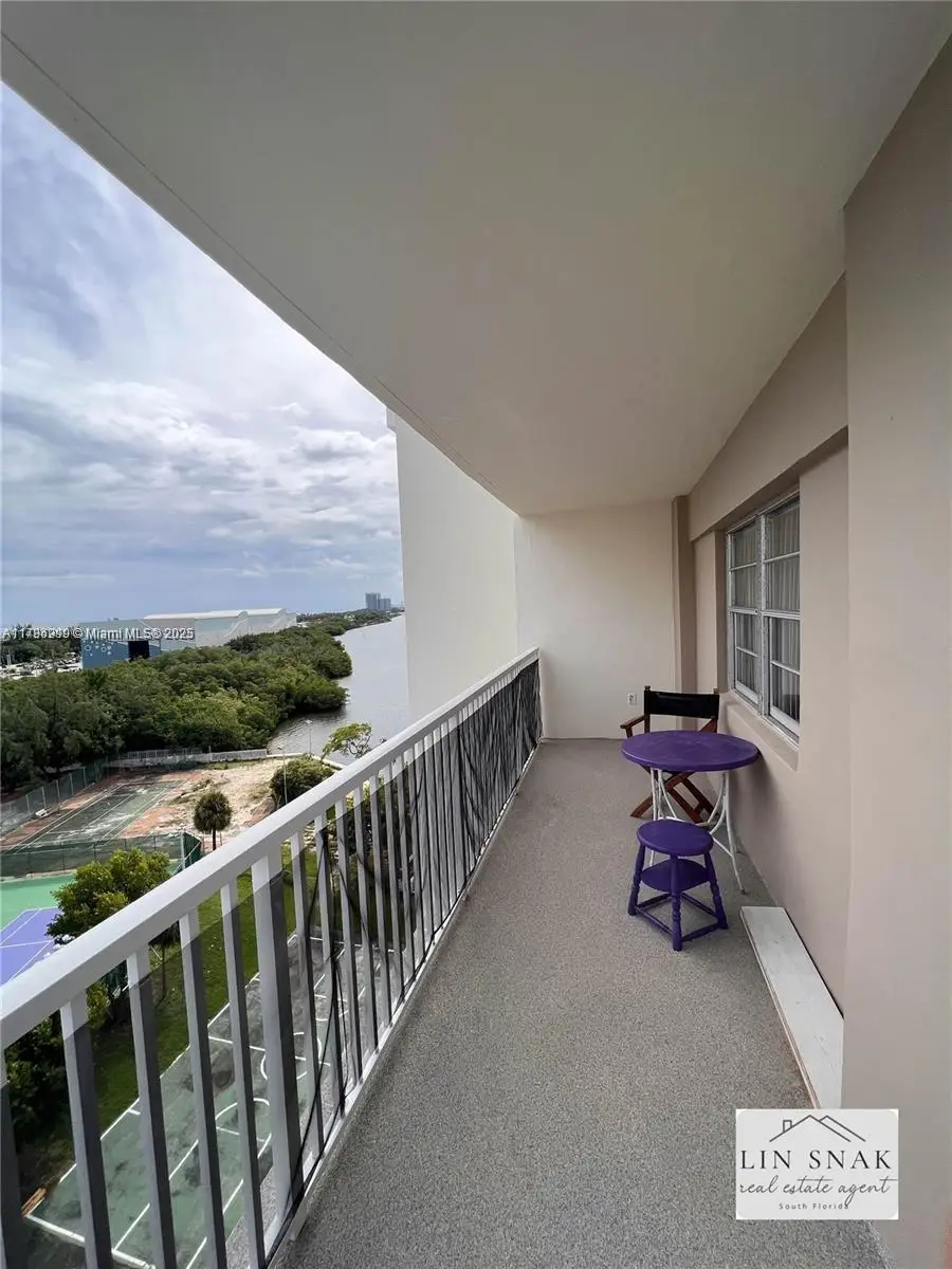300 Bayview Dr #915, Sunny Isles Beach, FL 33160 - #2