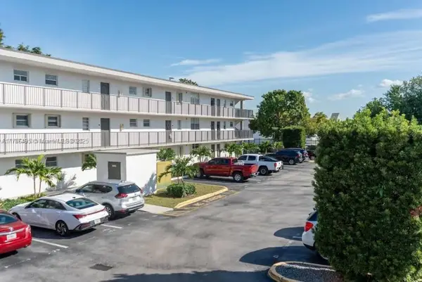 Address Withheld By Seller, Miami, FL 33183