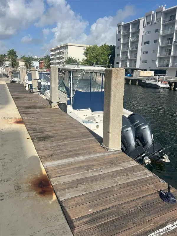 3665 NE 167th St #308, North Miami Beach, FL 33160