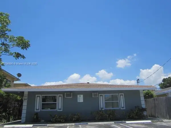 Address Withheld By Seller, Pompano Beach, FL 33060