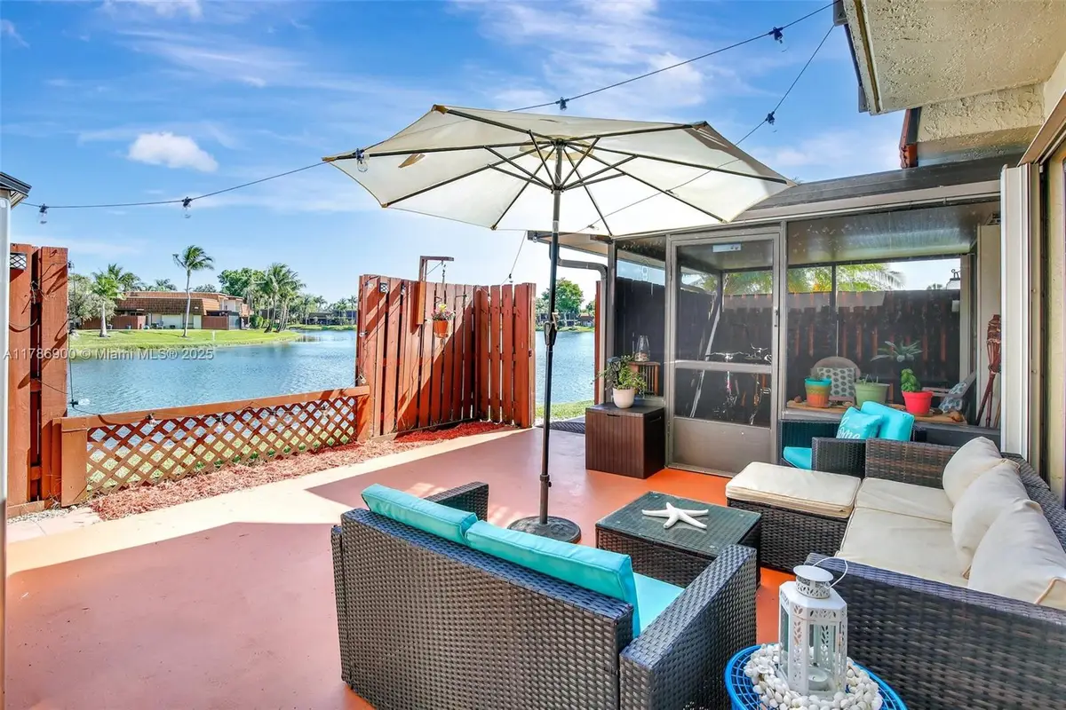 11914 SW 12th Ct, Davie, FL 33325 - Image #1