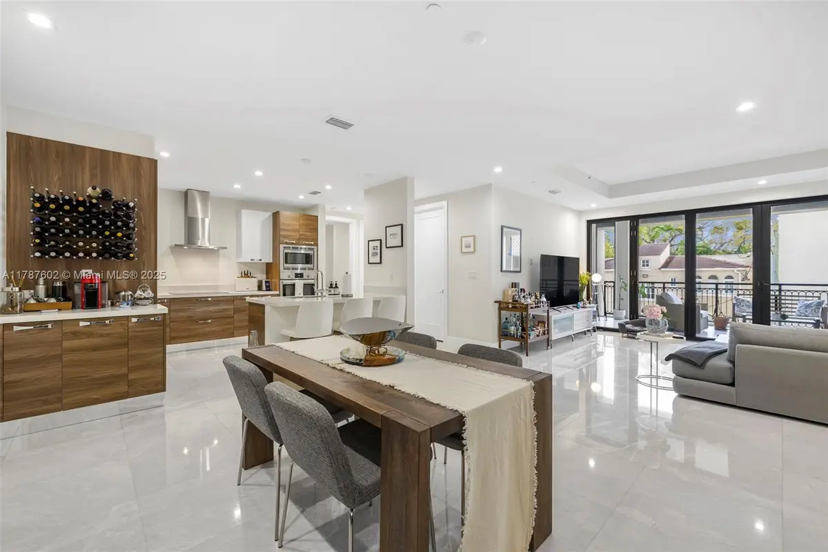 718 Valencia Ave #206, Coral Gables, FL 33134 - Image #1