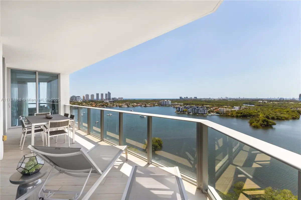 17111 Biscayne Blvd #1902, North Miami Beach, FL 33160 - Image #1